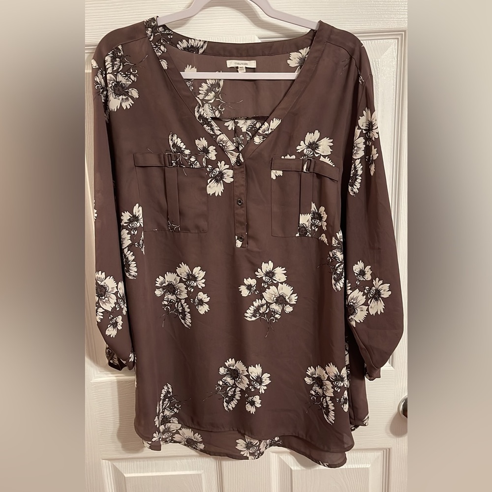 Maurice’s size 1 floral blouse